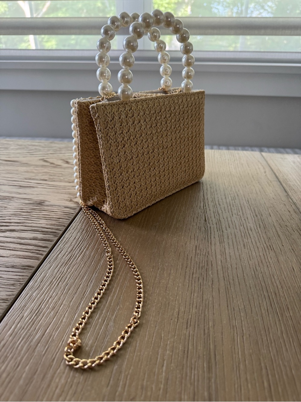 Tommy Bahama Natural Straw Mini Bag with Pearl Handle & Gold Chain - Picture 2 of 3